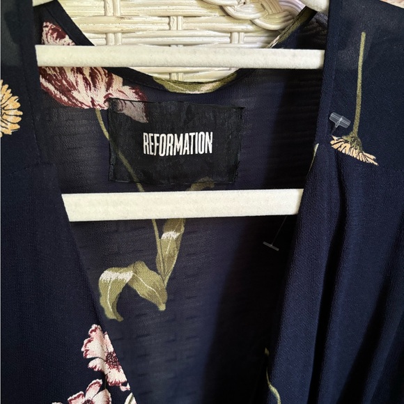 Reformation S/P wrap floral dress - Picture 6 of 7